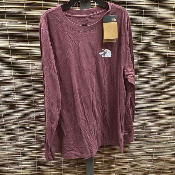 The North Face Women's Graphic Injection Plus Size Long Sleeve T-Shirt Red, 1X - - Picture 2 of 3